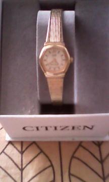 Reloj Citizen dorado