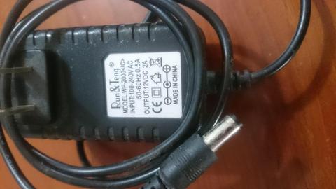 Cargador 12 Vdc de 2 A