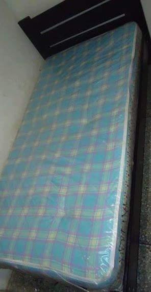 Cama individual con colchon