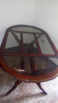 Mesa comedor, vidrios viselados, 4 sillas, usada, 120.000 bs tlf 04169390016