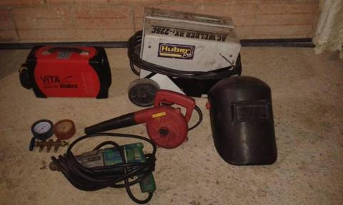 Se venden la maquina de soldar roja es digital un solo dia de uso