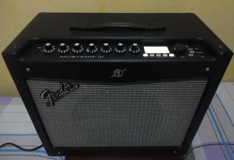 AMPLIFICADOR DE GUITARRA FENDER MUSTANG iii 100 Watts