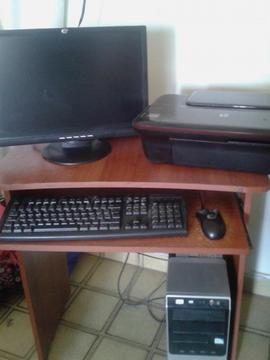 VENDO COMPUTADORA COMPLETA,IMPRESORA MULTIFUNCIONAL Y MESA