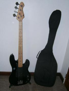 Bajo Electrico Black Hawk Con Pickguard Fibra De Carbono