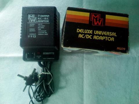 Adaptador Universal de Corriente
