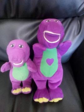 Lindos peluches de Barney usados