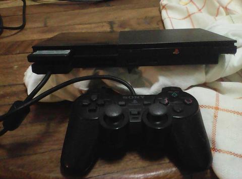 SE VENDE PLAY 2 EN MUY BUEN ESTADO CON SU CONTROL Y MEMORIA DE 8GB