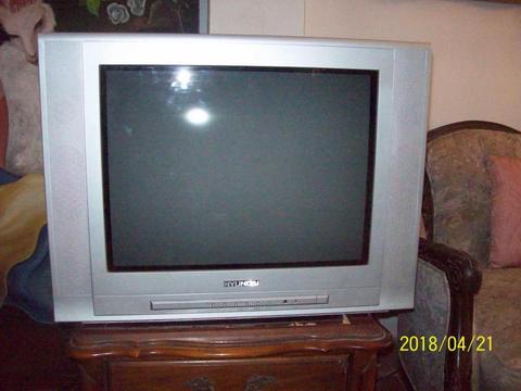 VENDO TV HYUNDAI, TRADICIONALPANTALLA PLANA,BUEN ESTADO