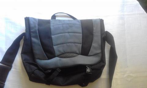 Bolso Totto porta laptop