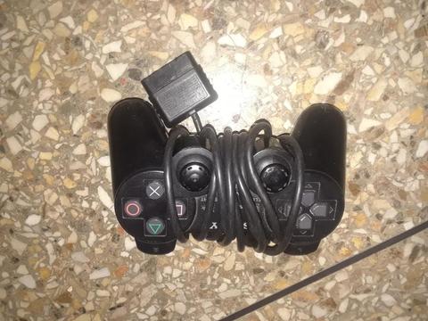 Vendo 1 control de ps2 esta bueno