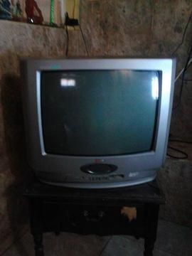 VENDO TELEVISOR LG DE 21 PULGAS EXCELENTE ESTADO