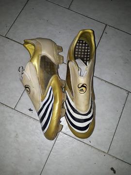 Se Venden Zapatos de Tacos de Futbol