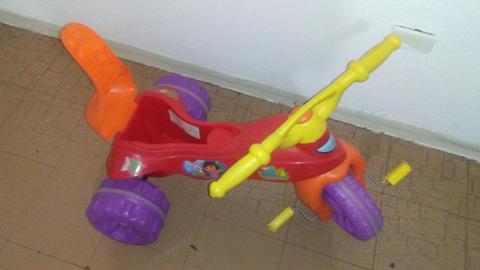 Triciclo fisher price