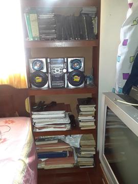 Se Vende Biblioteca de 4 Compartimientos