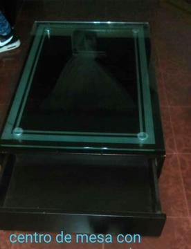 centro de mesa con vidrio con gavetera