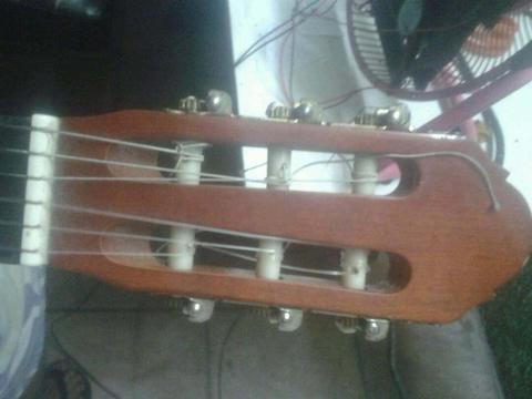 GUITARRA CLASICA