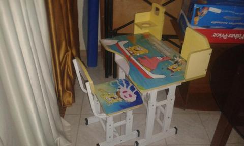 Mesa Escritorio con Silla de Hierro